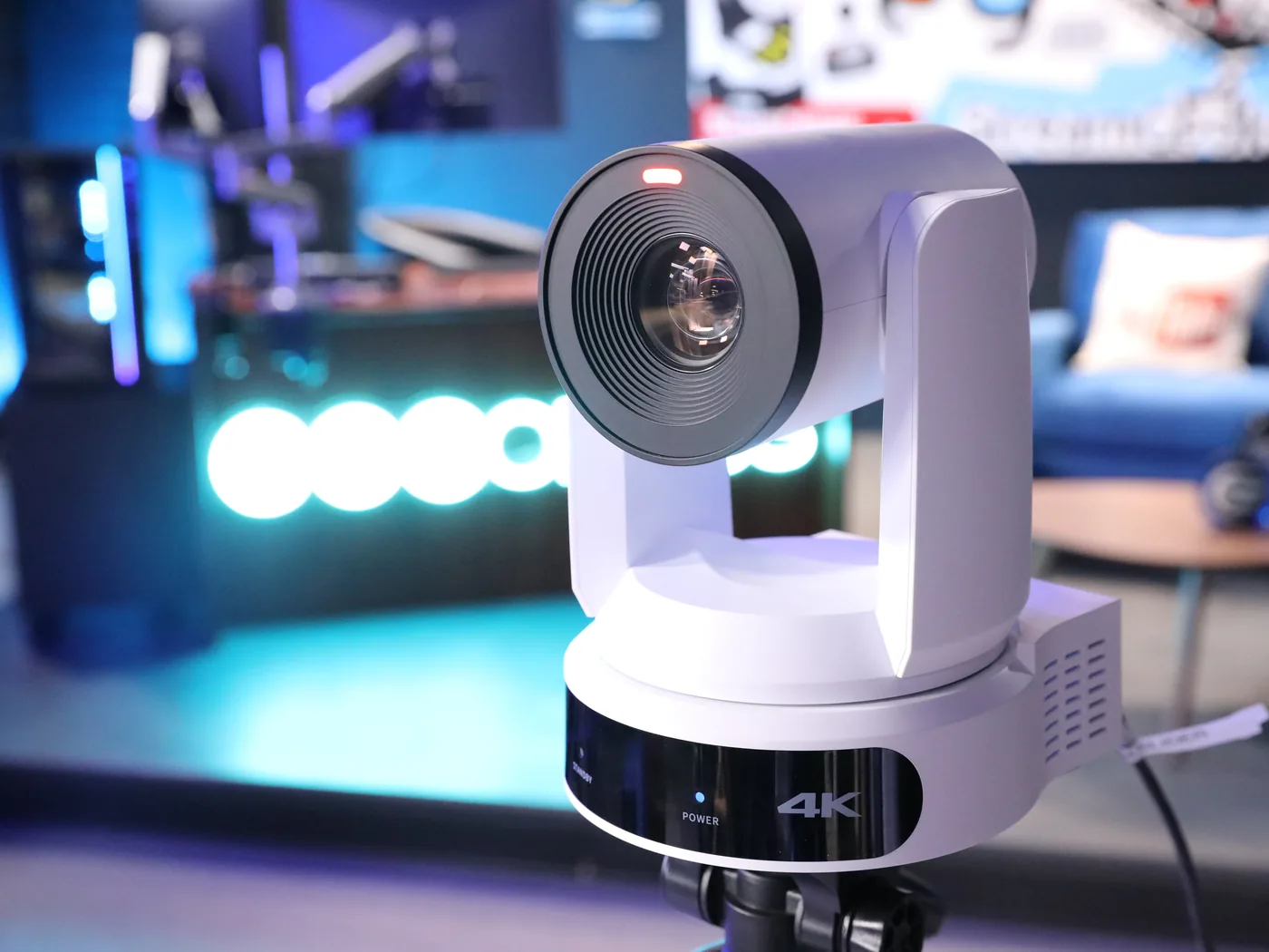PTZOptics PT30X 4K PTZ-Kamera in einem Streaming-Studio